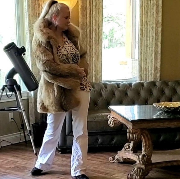 Luscious Coyote Fur Stroller sz M - Picture 5 of 17